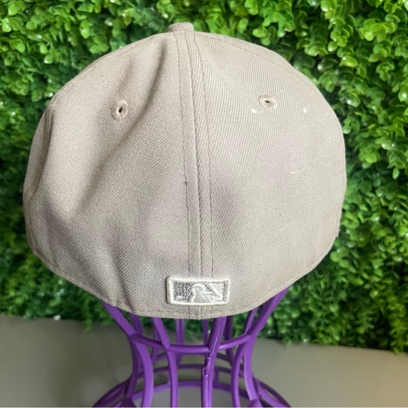 New Era Yankees 59Fifty Grey Basic Snapback Cap 7 1/4 - Picture 7 of 16